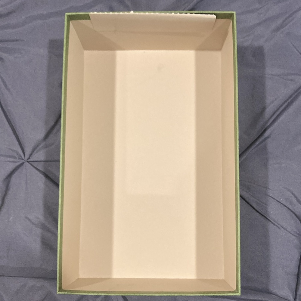 ❤️SOLD❤️ Gucci Display Box - Picture 2 of 3
